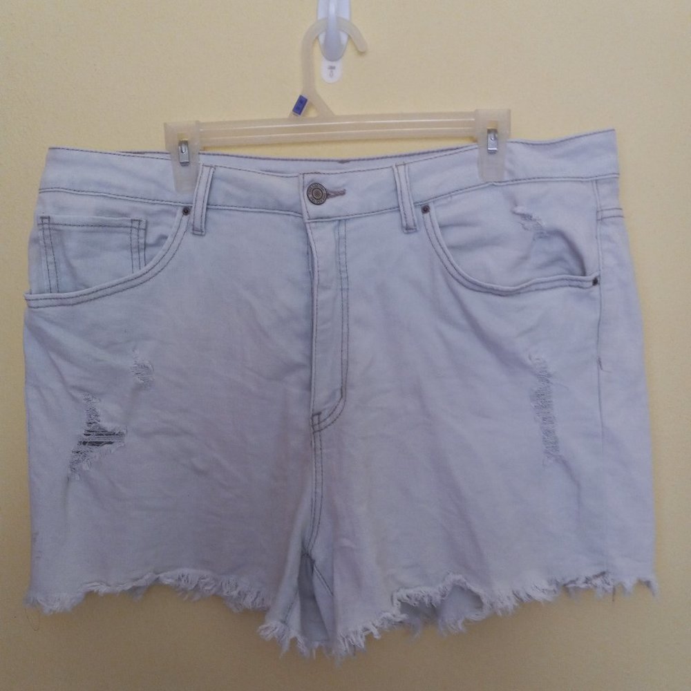 Time and Tru High Rise Distressed Bleached Jean Shorts Size 20